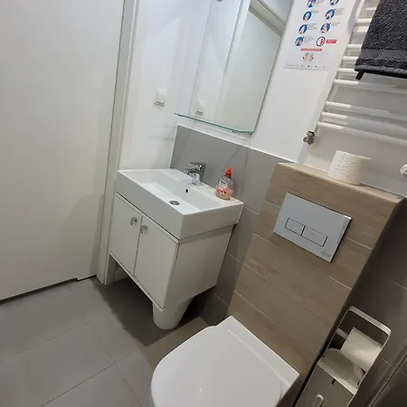 ホームステイ Corner ミエルノ