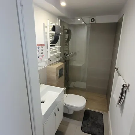 ホームステイ Corner ミエルノ