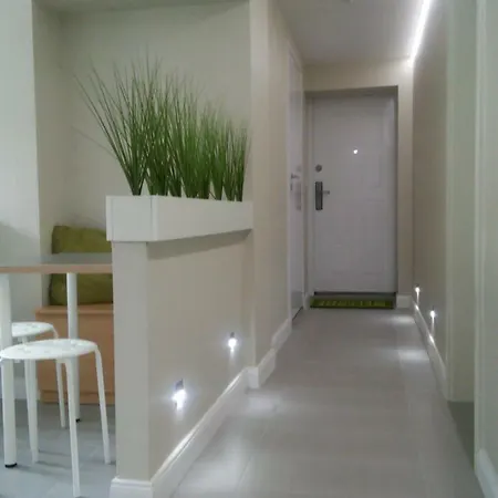 Corner ホームステイ ミエルノ